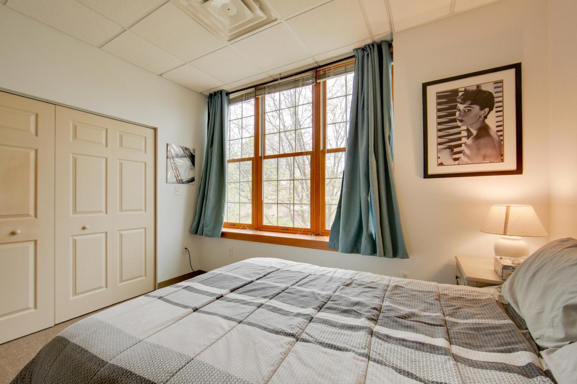 Apartment About 20 Mi To Pittsburgh! *