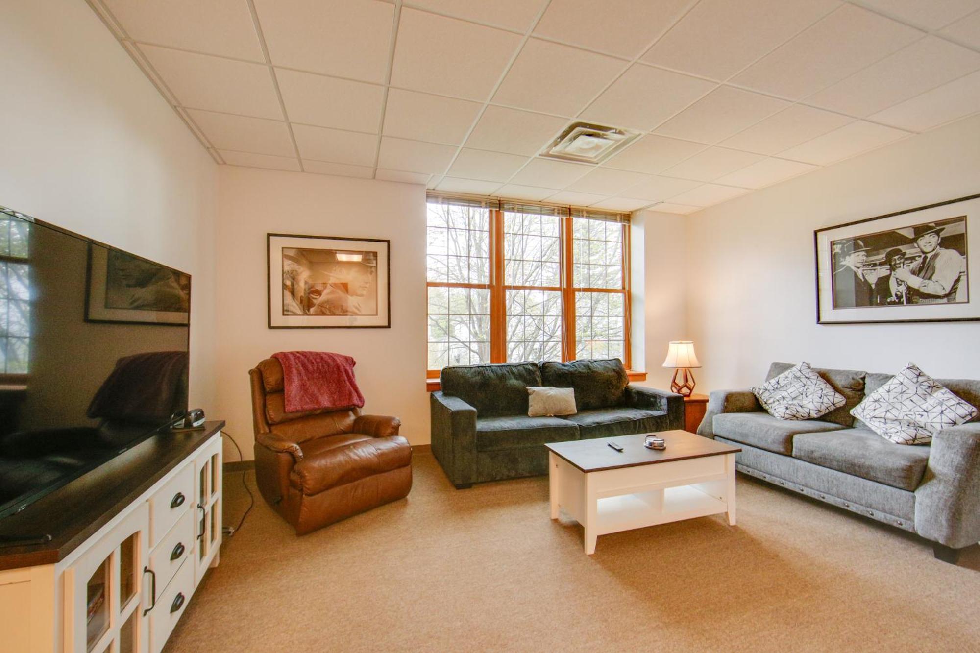 Apartment About 20 Mi To Pittsburgh! New Kensington